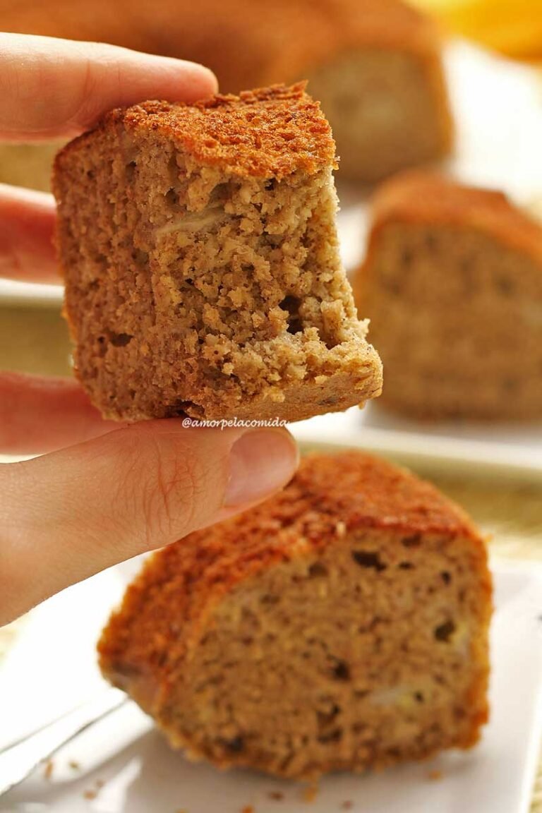 BOLO DE BANANA SIMPLES E FOFINHO SEM AÇÚCAR