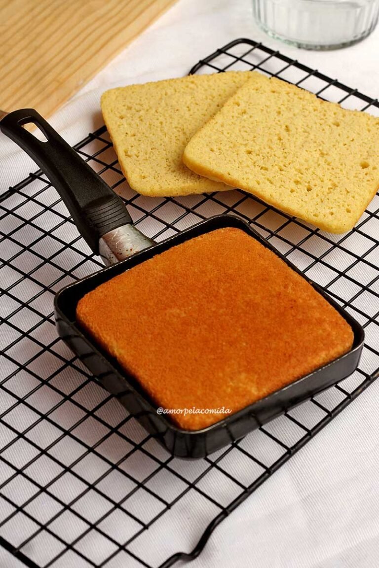 PÃO CETOGÊNICO RÁPIDO DE FRIGIDEIRA